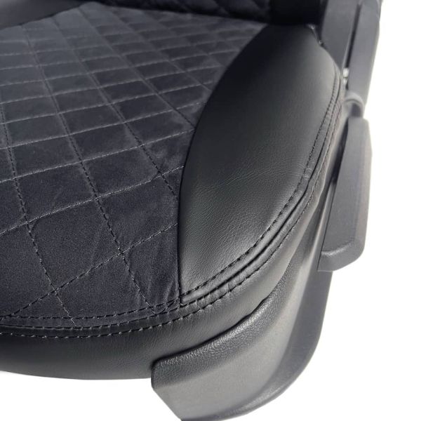 Чехлы Алькантара на Chevrolet Cruze 2009-2015 г.в. Чехлы Алькантара на Chevrolet Cruze 2009-2015 г.в.