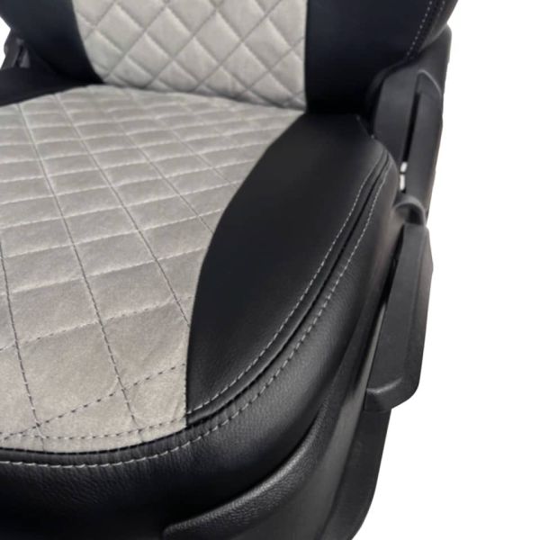 Чехлы Алькантара на Chevrolet Cruze 2009-2015 г.в. Чехлы Алькантара на Chevrolet Cruze 2009-2015 г.в.