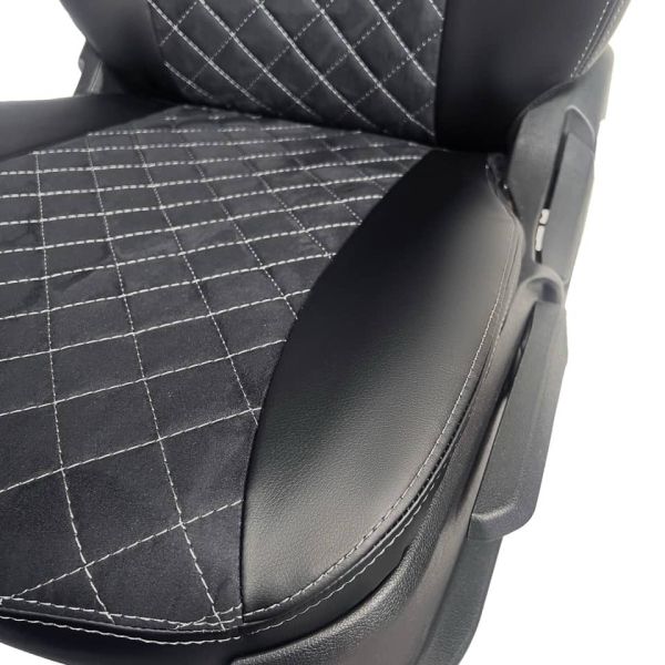 Чехлы Алькантара на Chevrolet Cruze 2009-2015 г.в. Чехлы Алькантара на Chevrolet Cruze 2009-2015 г.в.