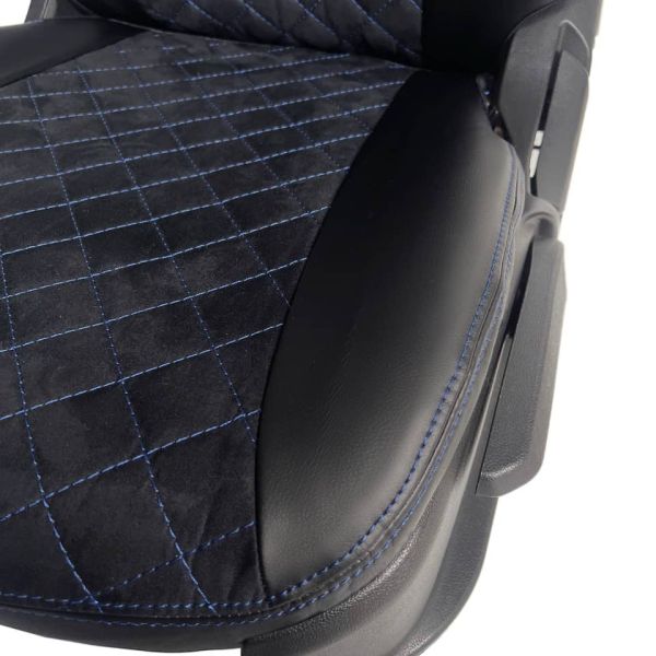 Чехлы Алькантара на Chevrolet Cruze 2009-2015 г.в. Чехлы Алькантара на Chevrolet Cruze 2009-2015 г.в.