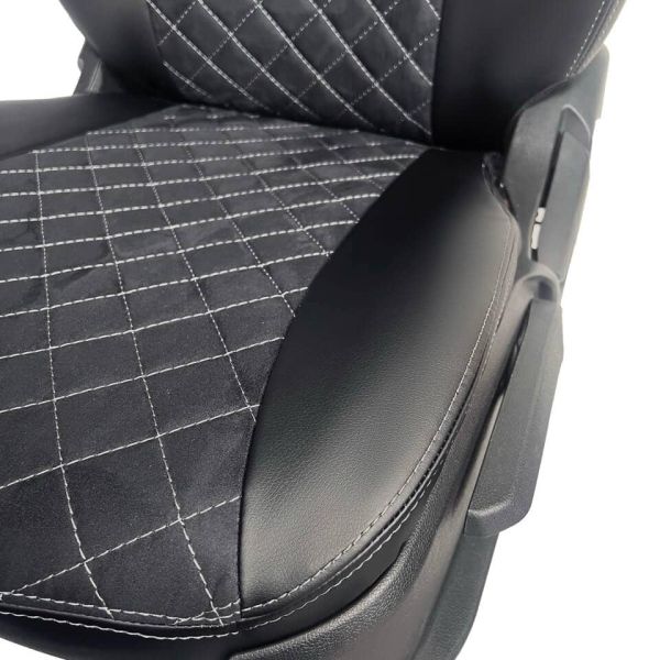 Чехлы Алькантара на Chevrolet Cruze 2009-2015 г.в. Чехлы Алькантара на Chevrolet Cruze 2009-2015 г.в.