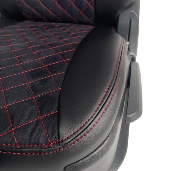 Чехлы Алькантара на Chevrolet Cruze 2009-2015 г.в. Чехлы Алькантара на Chevrolet Cruze 2009-2015 г.в.